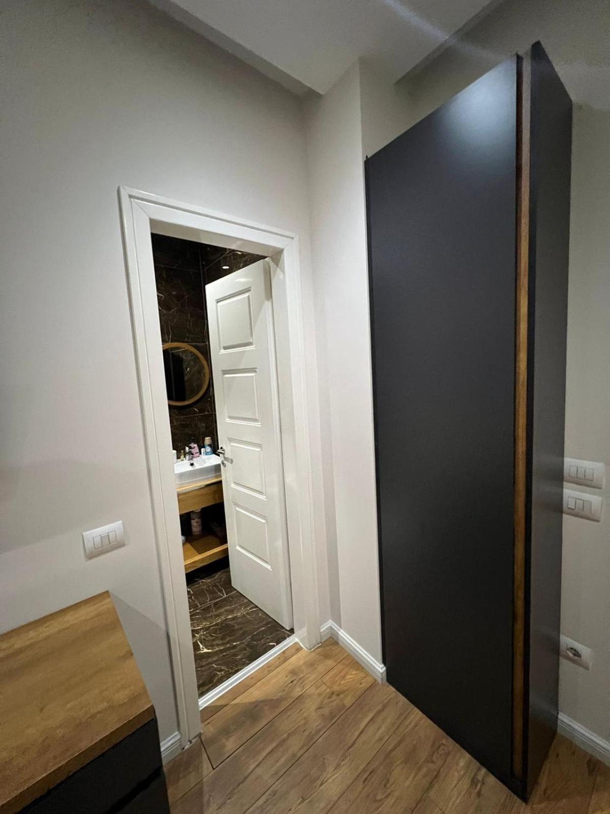 Urban Room 5