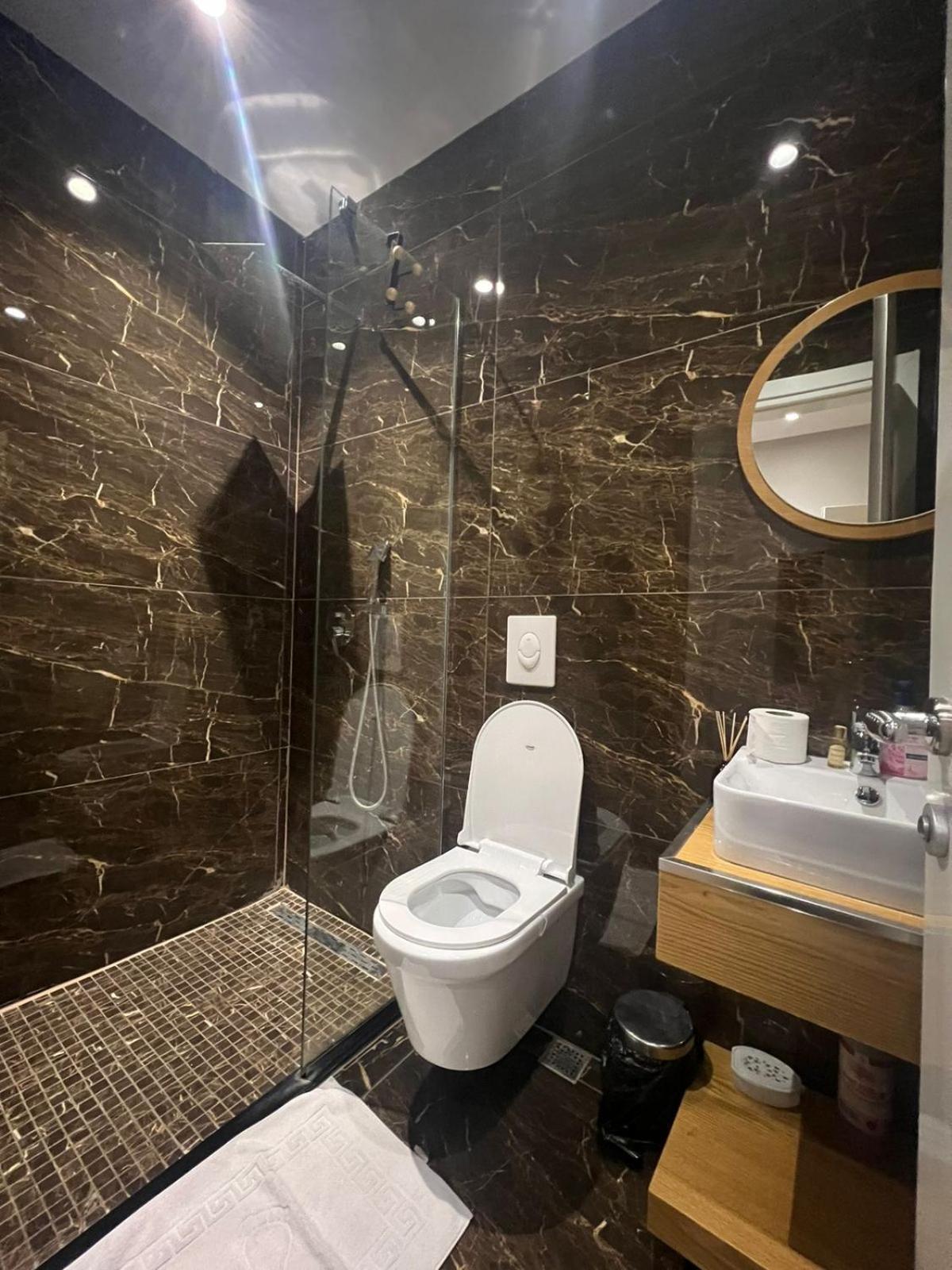 Urban Room 5