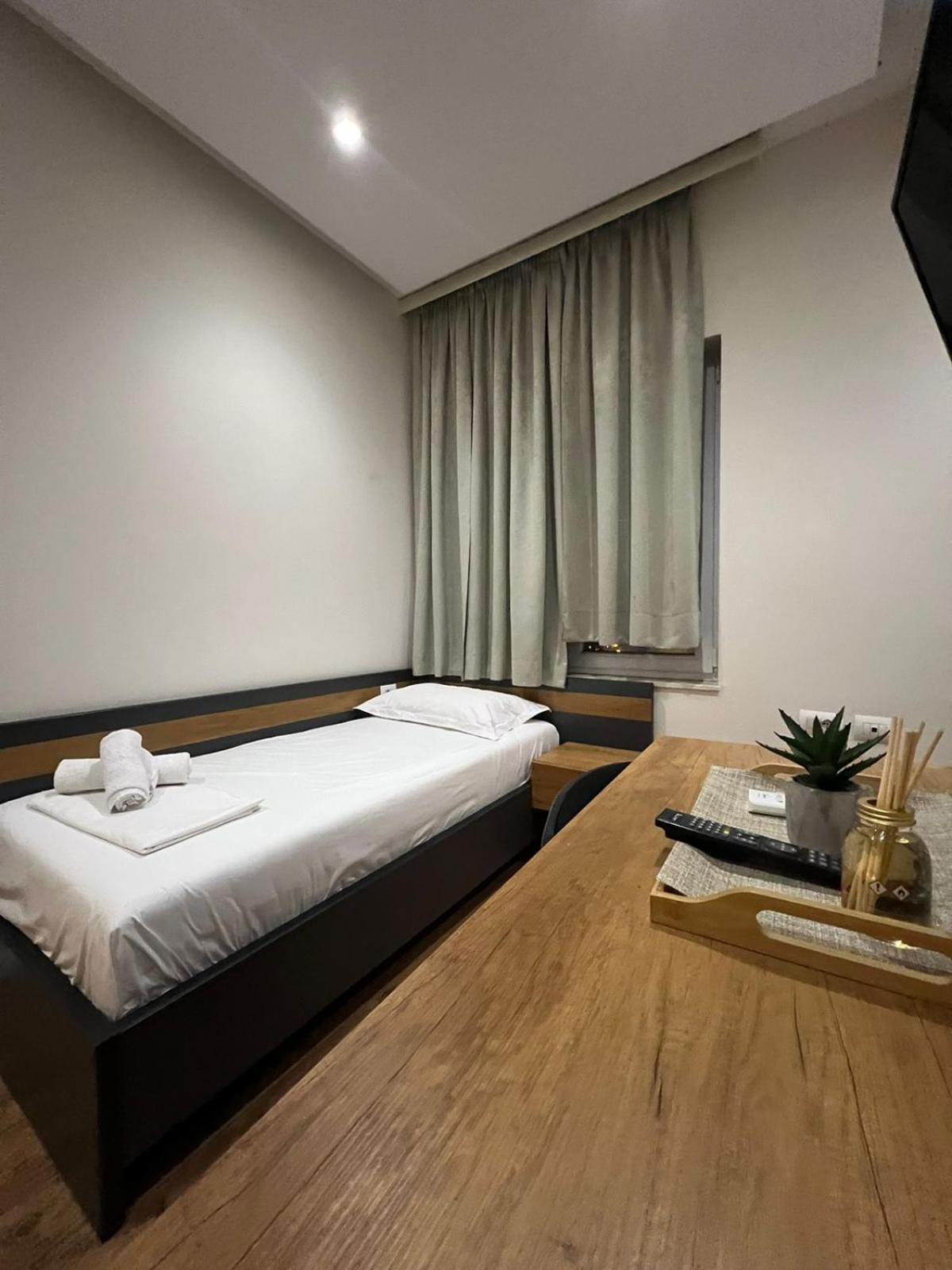 Urban Room 5