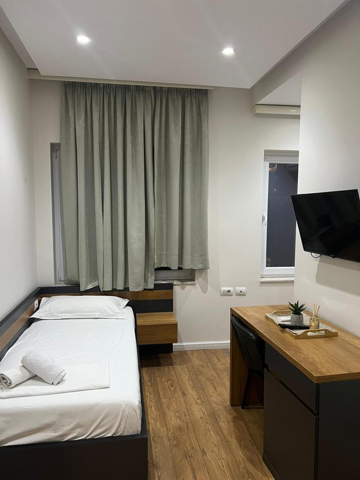 Urban Room 5