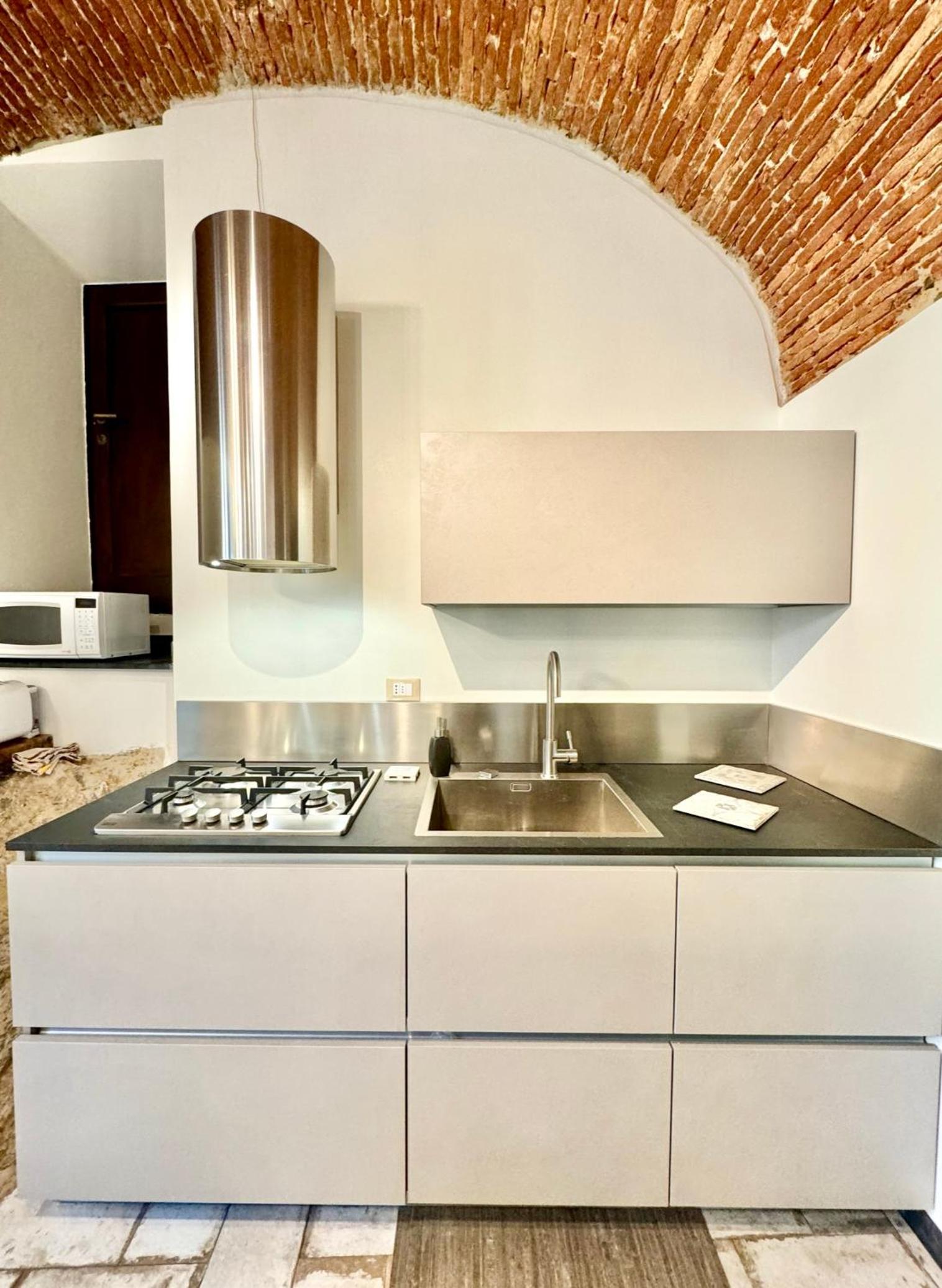 Hostdomus - Perla nel Borgo view 5