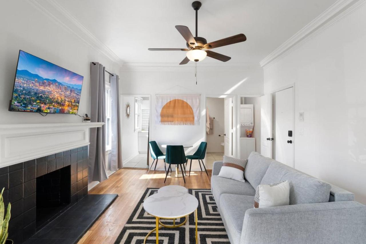 Luxe Modern Apartment in the Heart of Phoenix (4) view 2