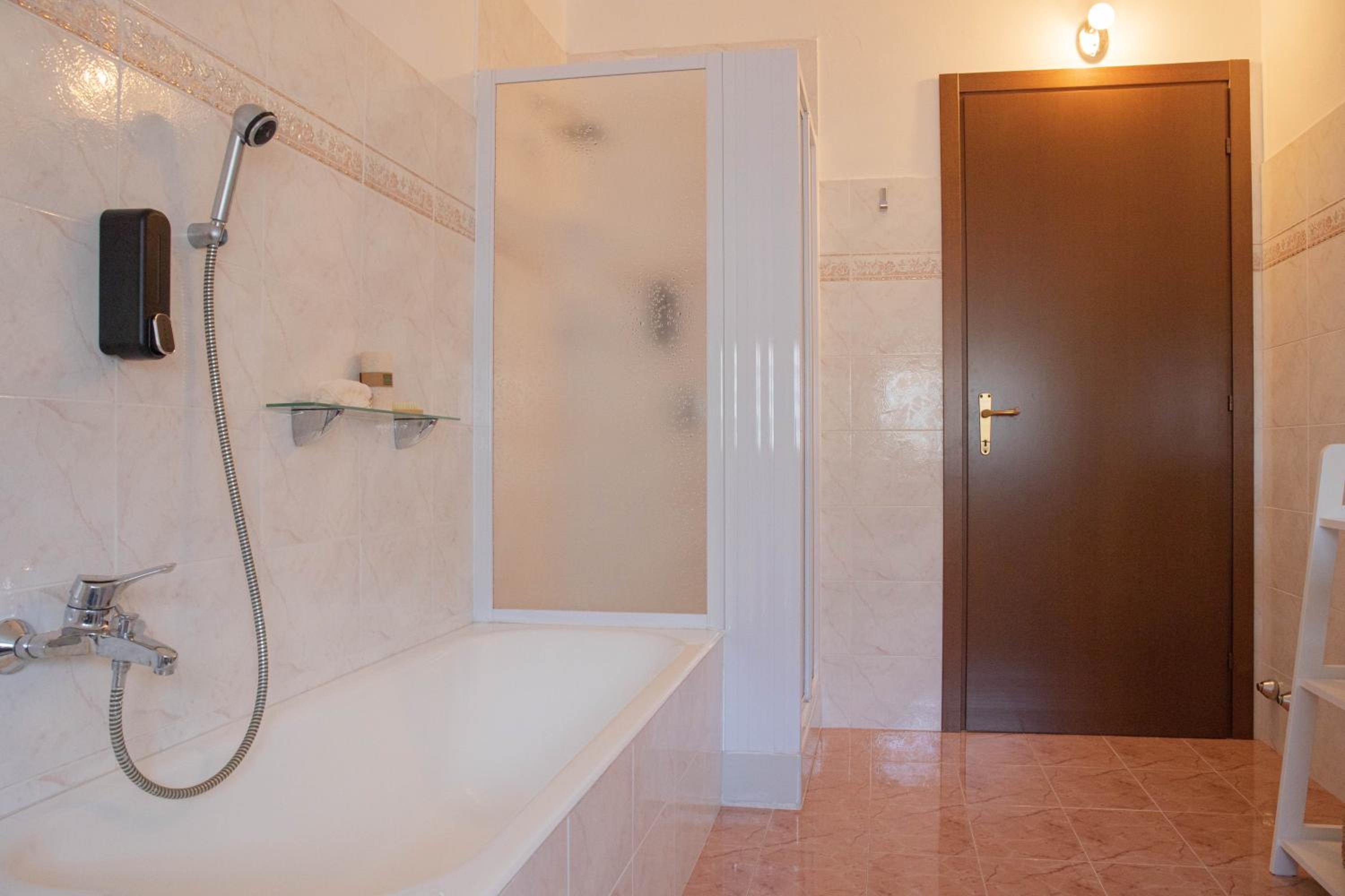 Silla House - A due passi dal lago photo 4