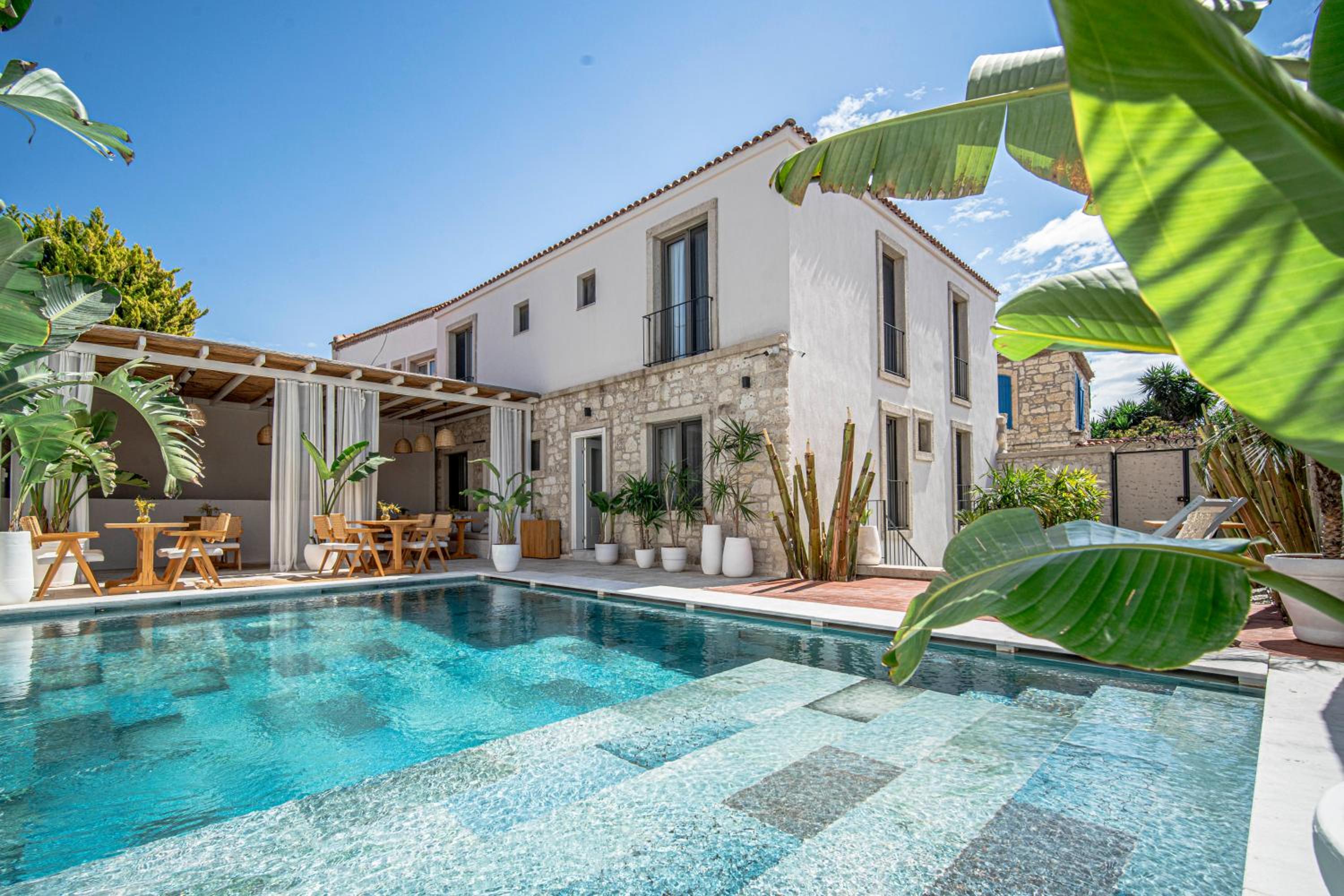 Hotel Voger Alaçatı Köyiçi - Image 1