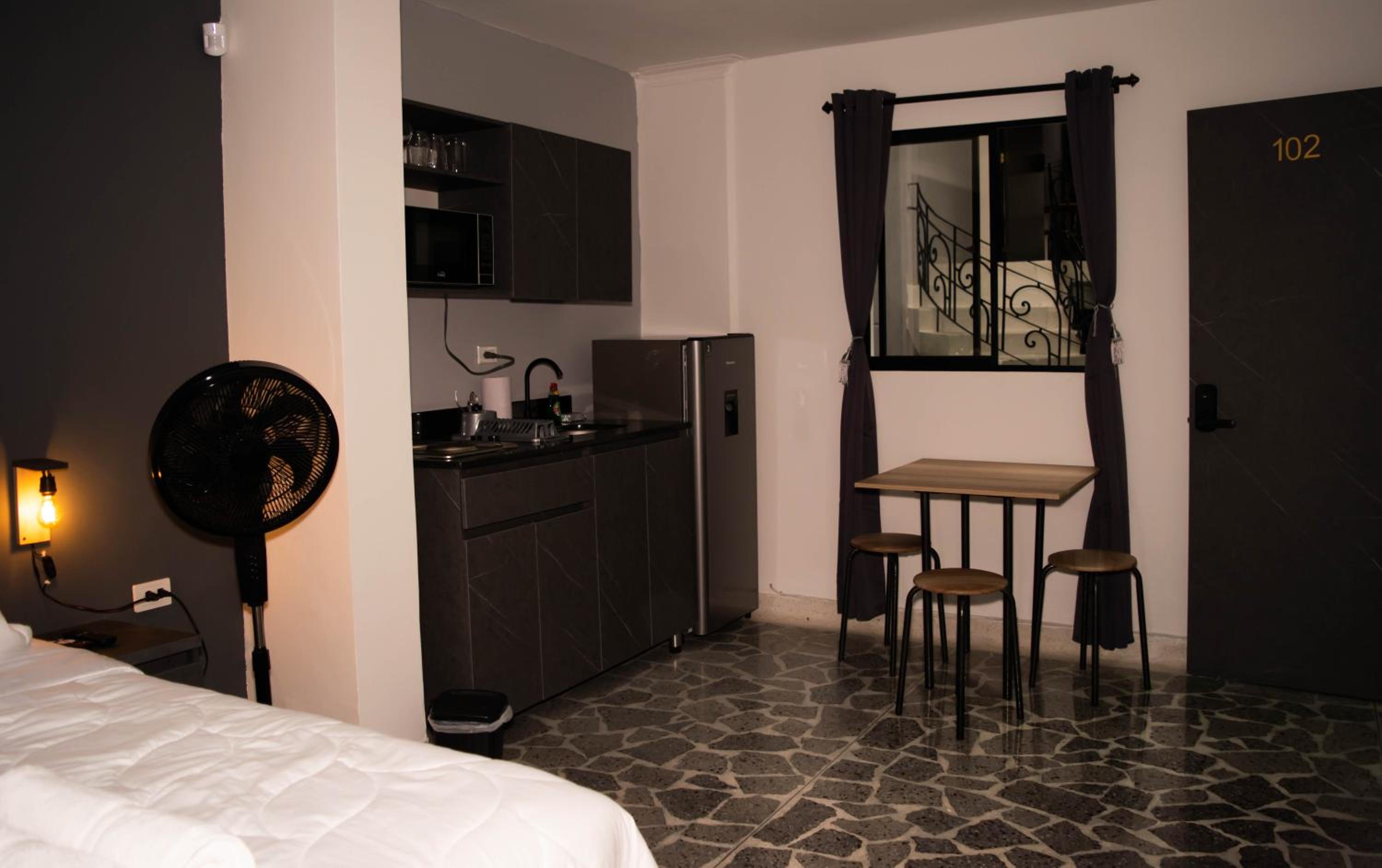 102 Apartamento en Laureles cerca al estadio y La 70