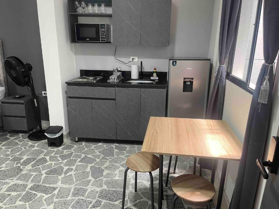 102 Apartamento en Laureles cerca al estadio y La 70