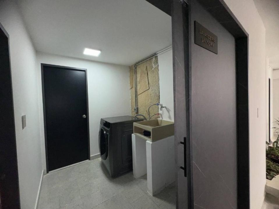 102 Apartamento en Laureles cerca al estadio y La 70
