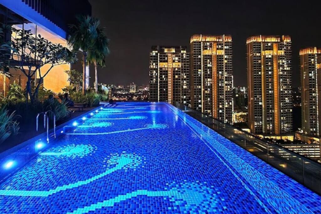 Pavilion Bukit jalil Walking Distance 2 Bedroom 2-4Pax