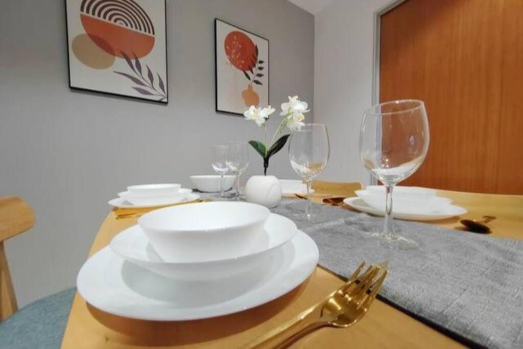 Pavilion Bukit jalil Walking Distance 2 Bedroom 2-4Pax