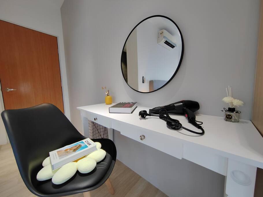 Pavilion Bukit jalil Walking Distance 2 Bedroom 2-4Pax
