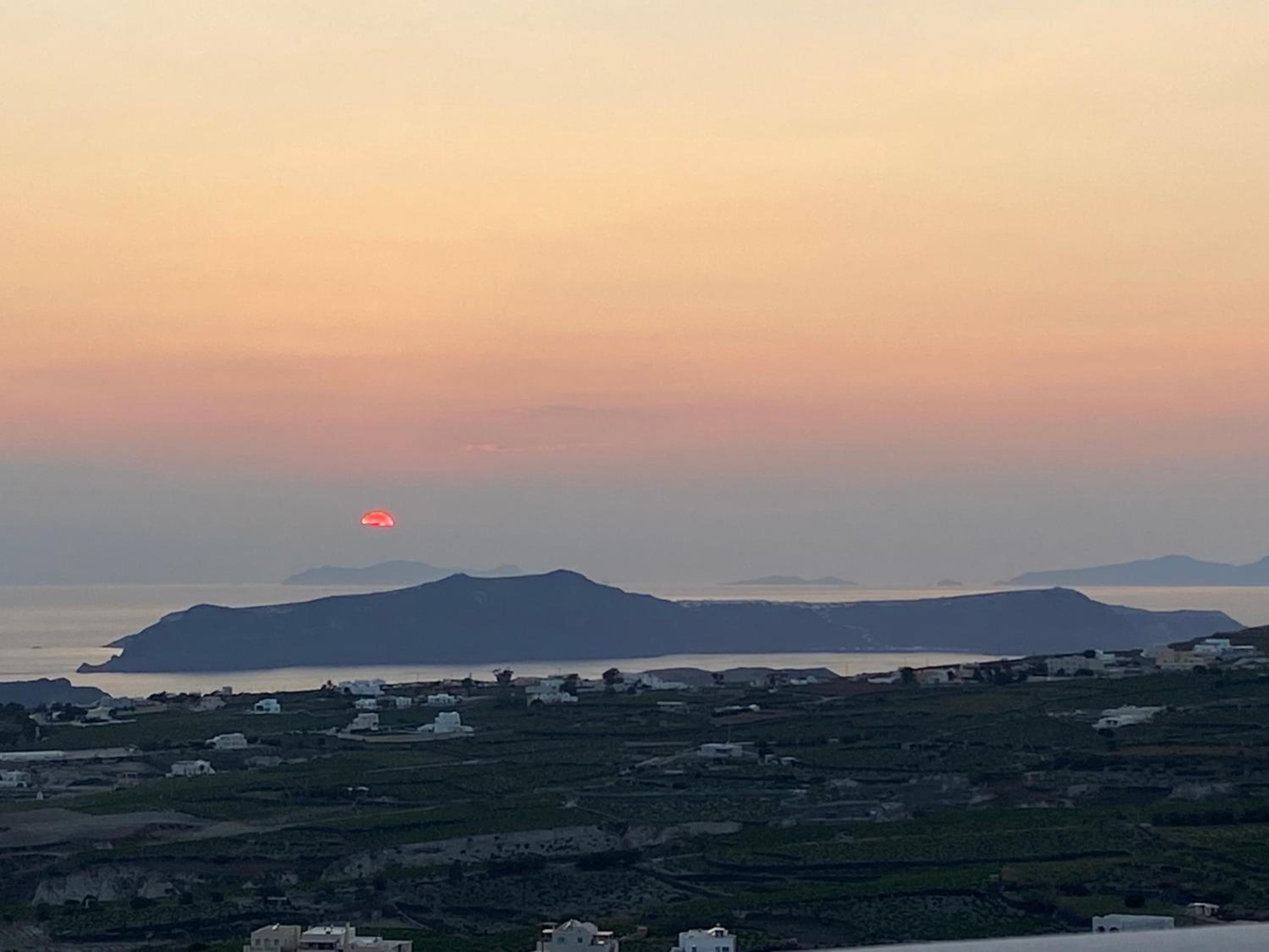 ENA suites Santorini