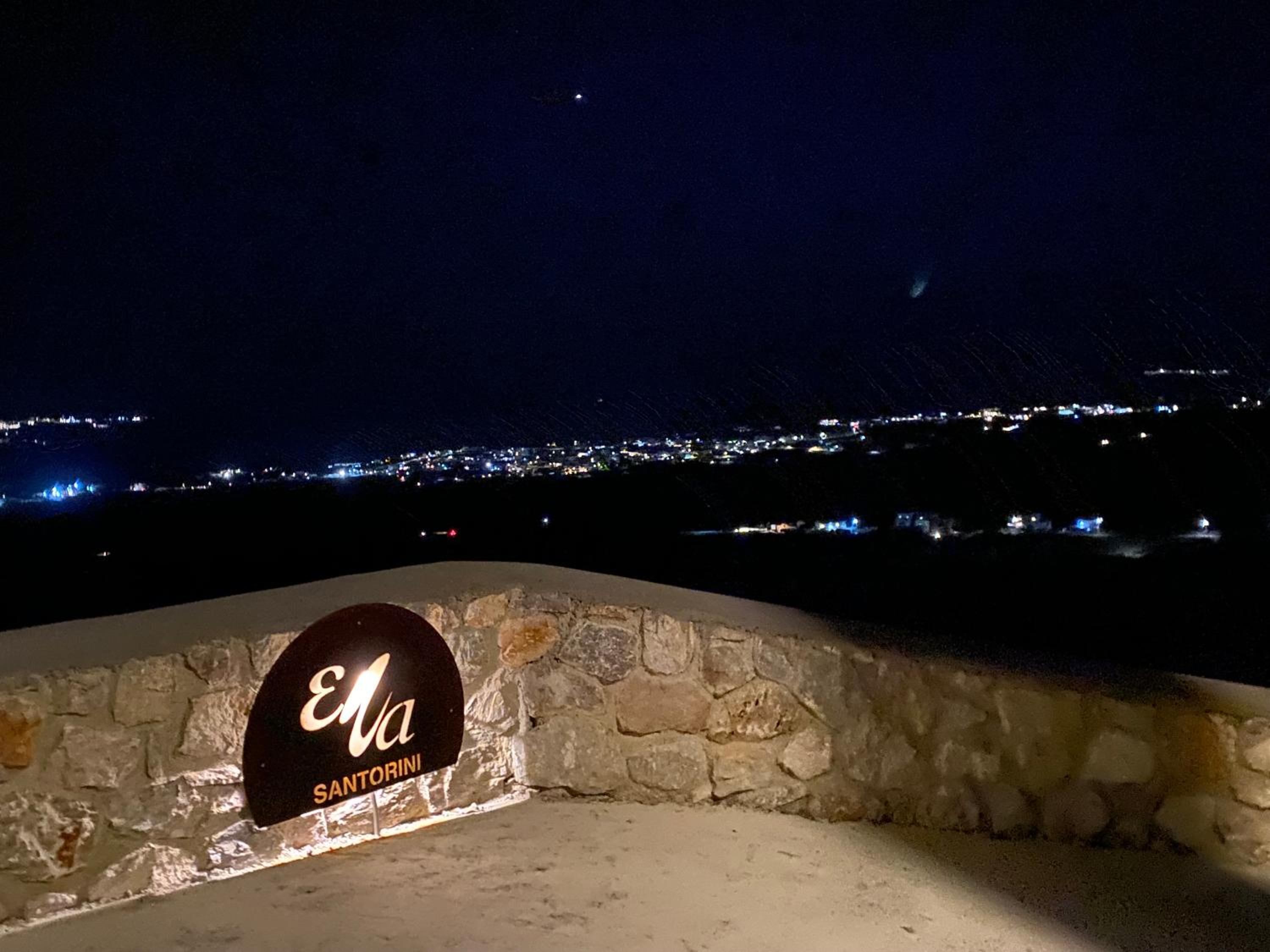ENA suites Santorini