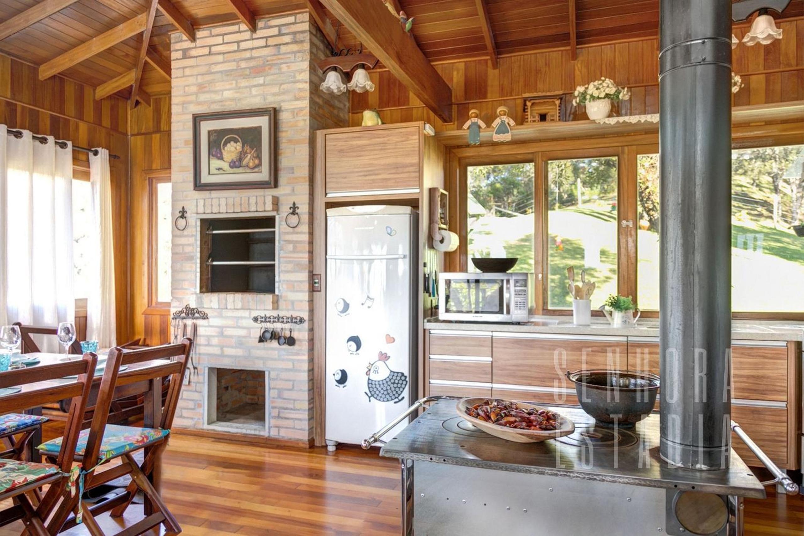 Canarinho Ranch, Wood Stove, with a View