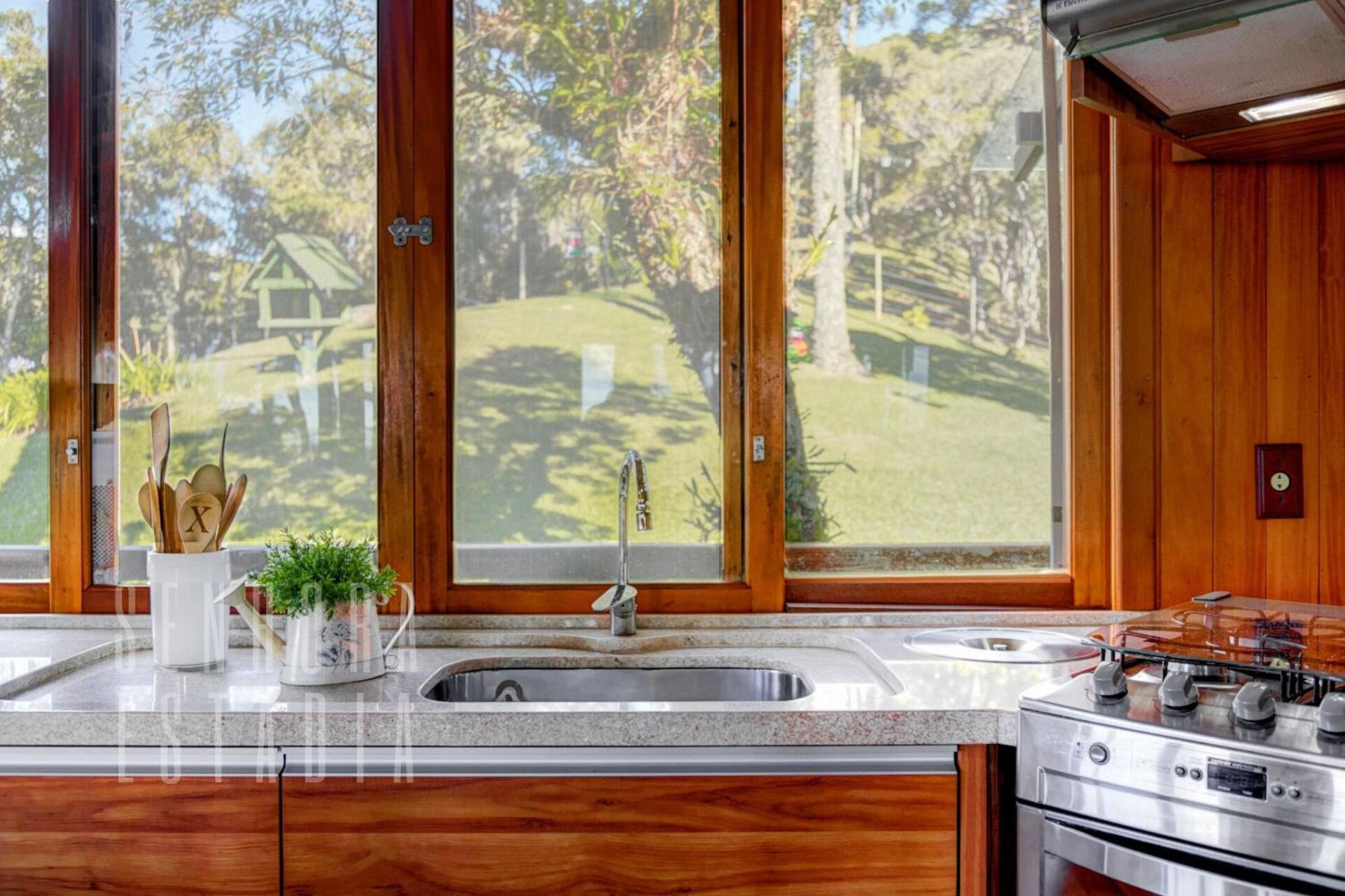 Canarinho Ranch, Wood Stove, with a View