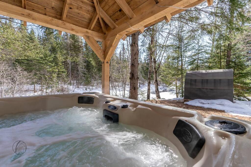 Chalet l'As de Coeur- SPA & Sauna au bord Rivière
