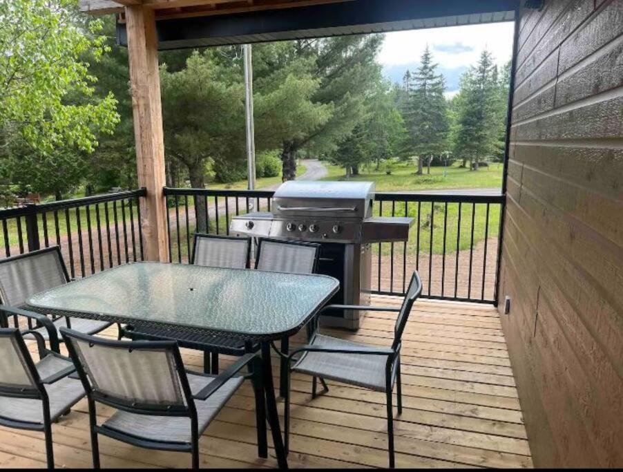Chalet l'As de Coeur- SPA & Sauna au bord Rivière