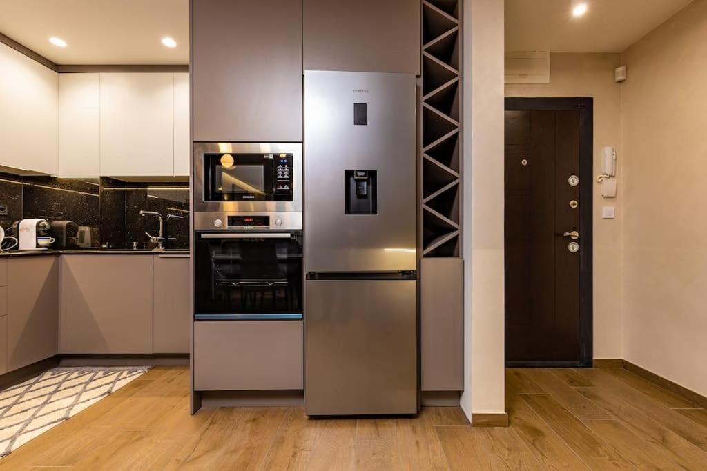 Central Victoria Home 2-bedroom apt