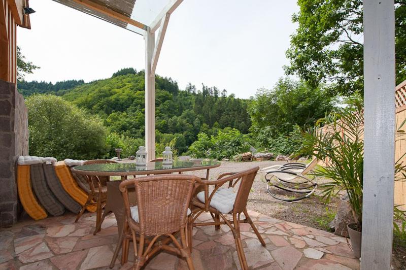 Chalet Stahl - Ferienhaus mit Pool