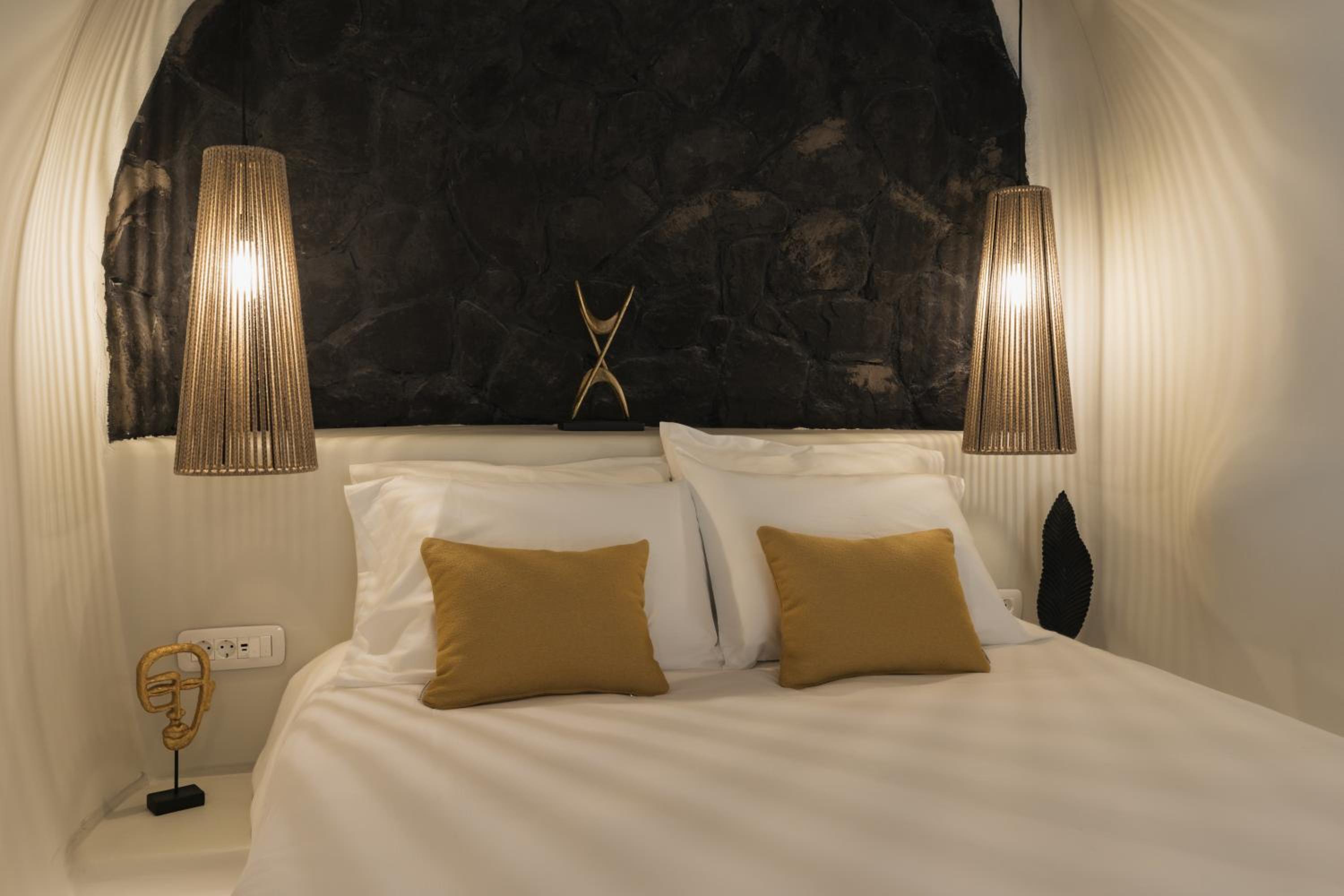 Aeon Suites - Adults Only by Mr and Mrs White