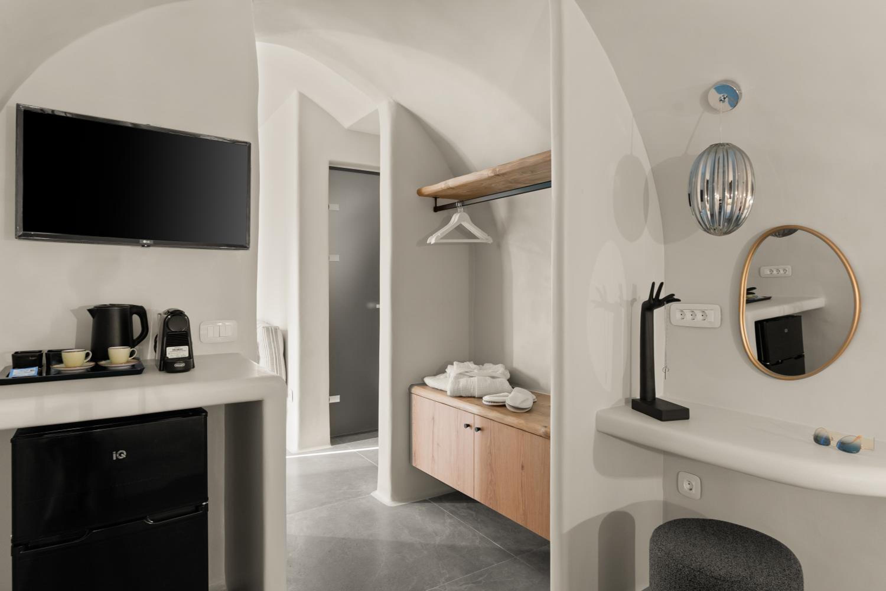 Aeon Suites - Adults Only by Mr and Mrs White