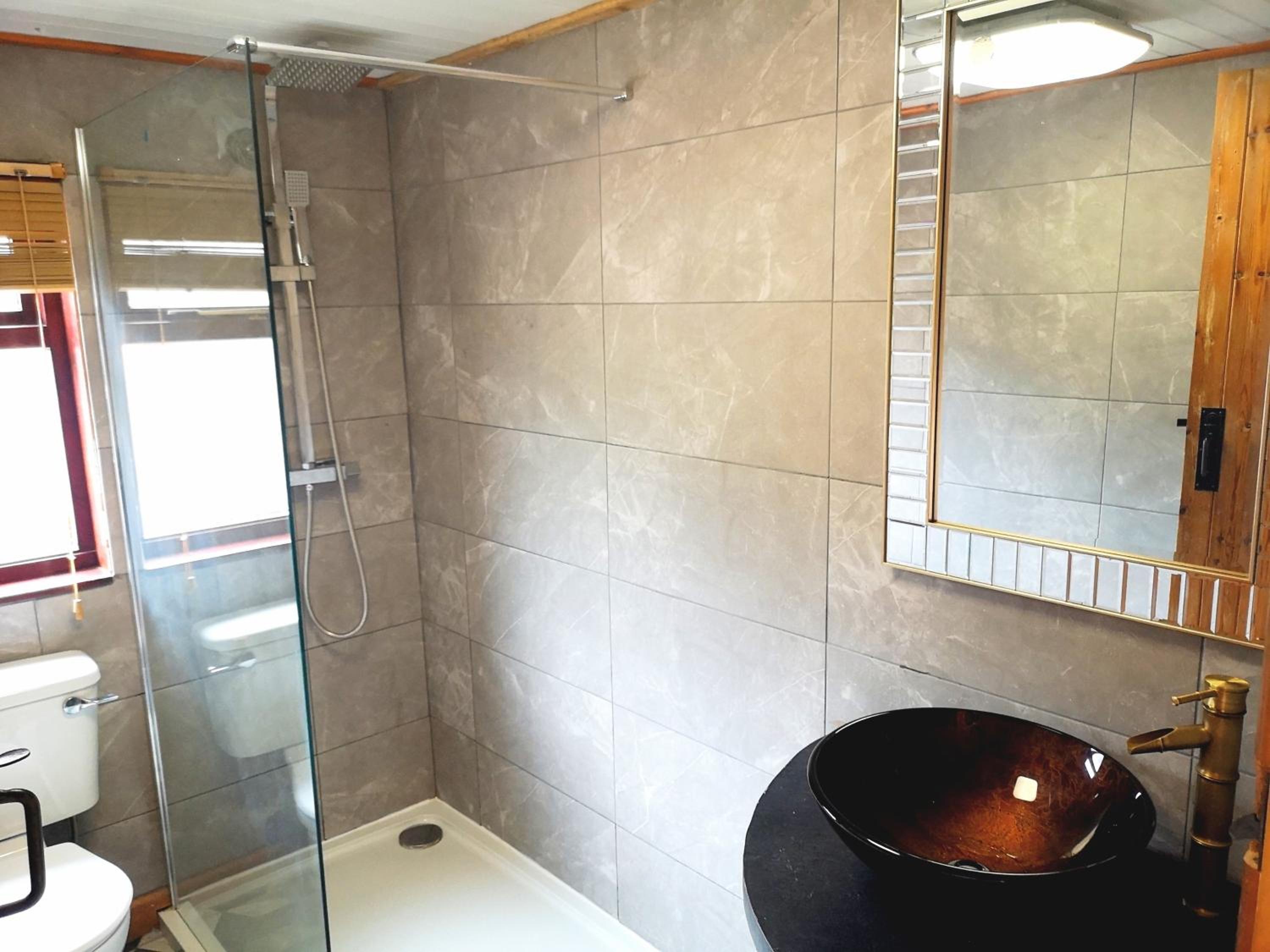 Otter 1 - Private Hot Tub - Bali Inspired Lodge - Bath - Longleat - Wiltshire, photo 9