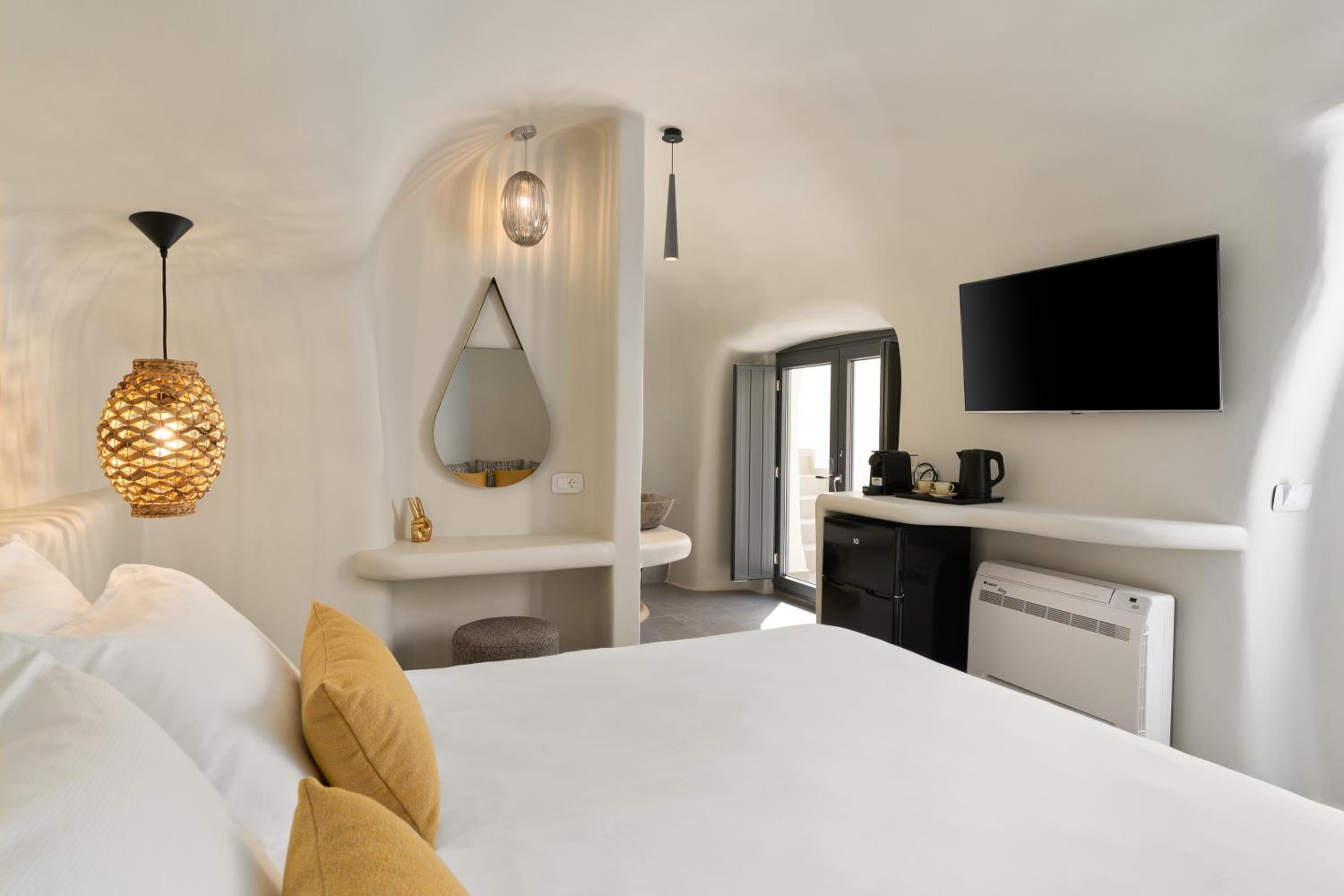 Aeon Suites - Adults Only by Mr and Mrs White