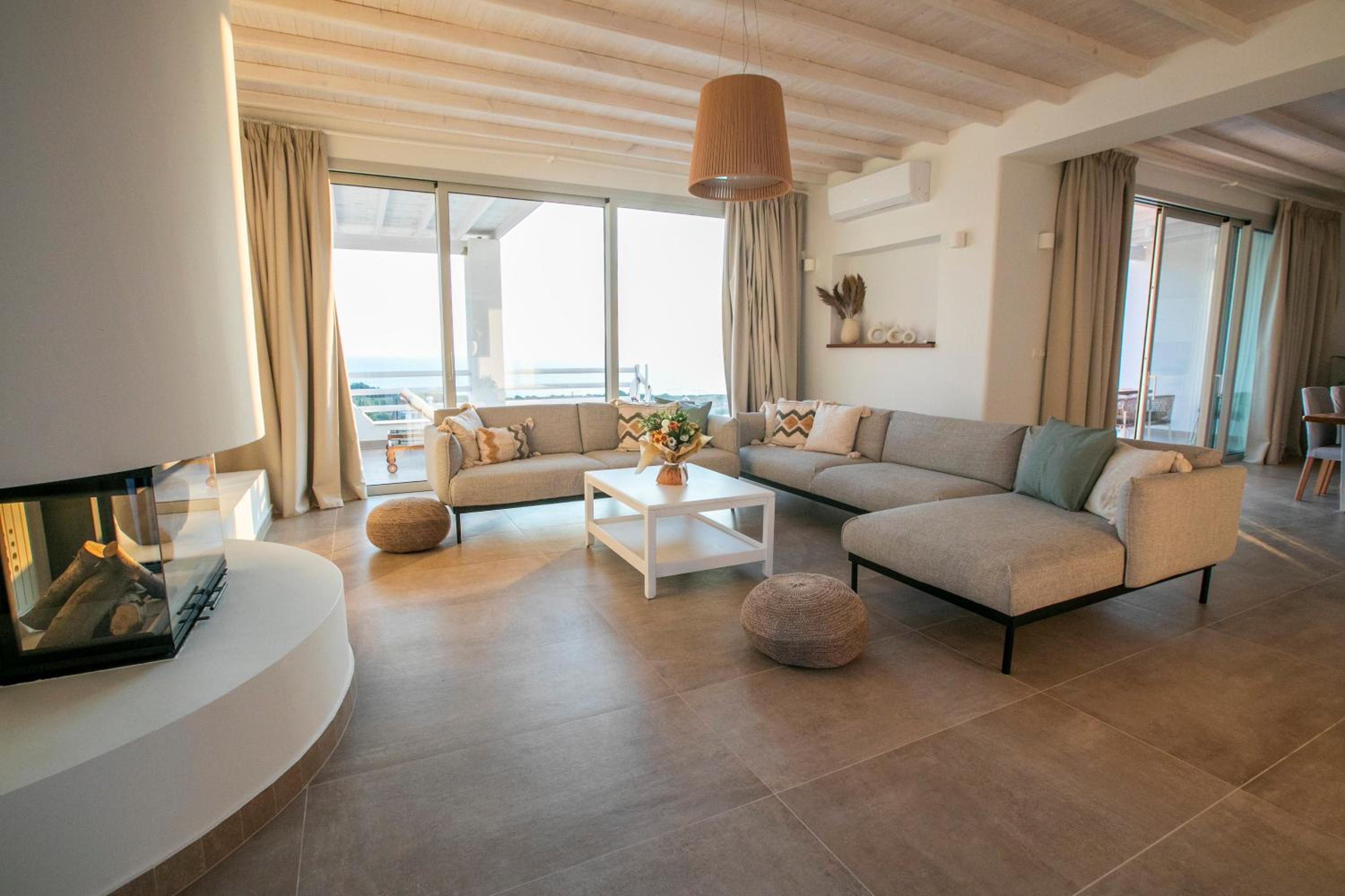Villa Kyklamino - Unique Villa with stunning Seaview