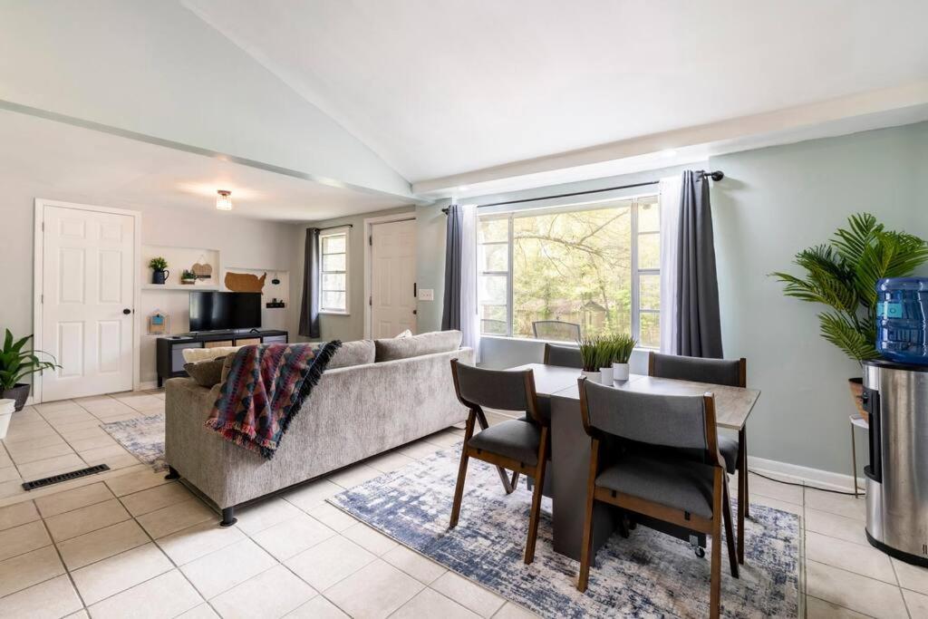 Southern Charm Retreat - 1Bedroom view 2