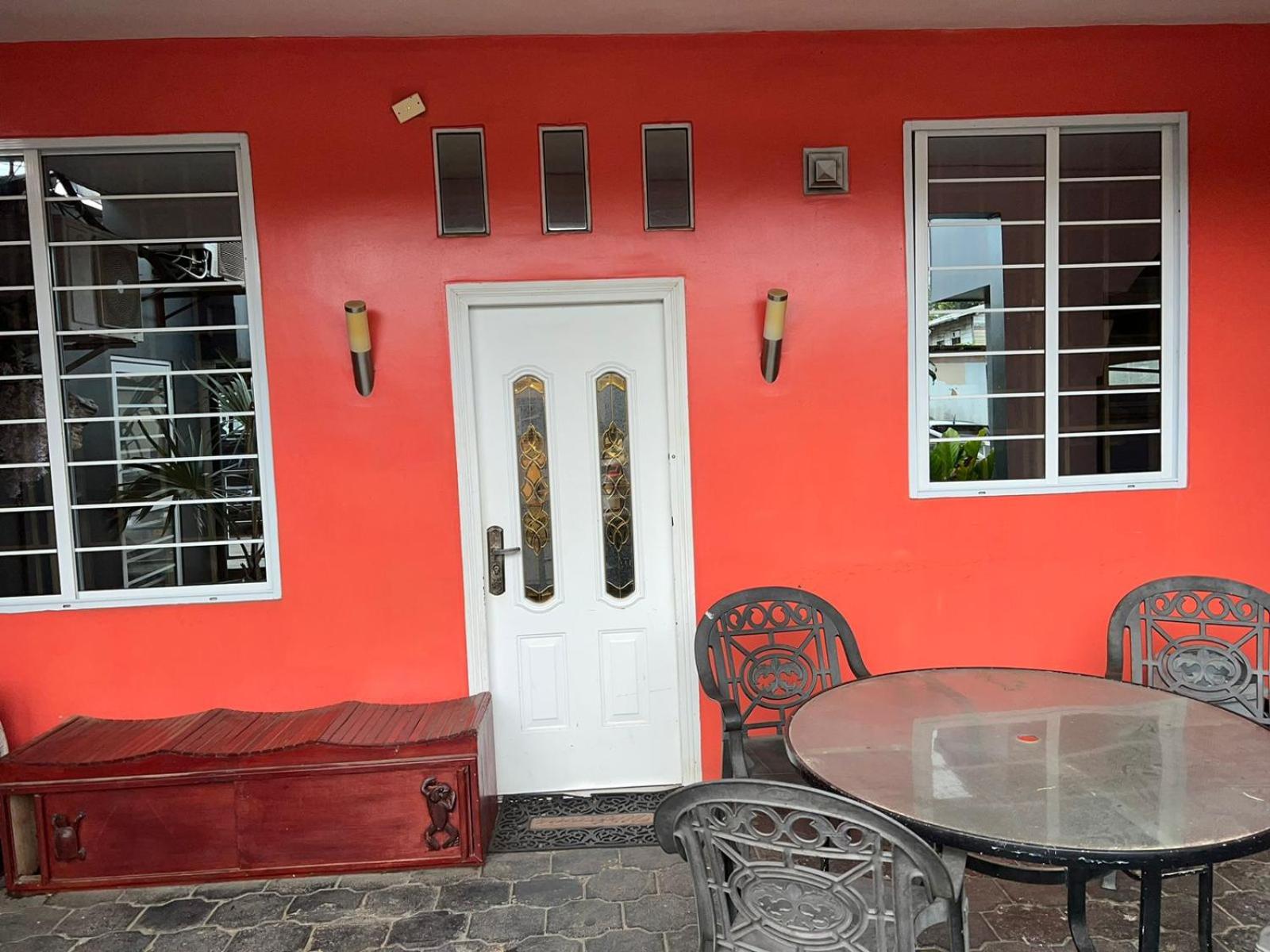 Luxurious house in Paramaribo, Zorg en Hoop view 4