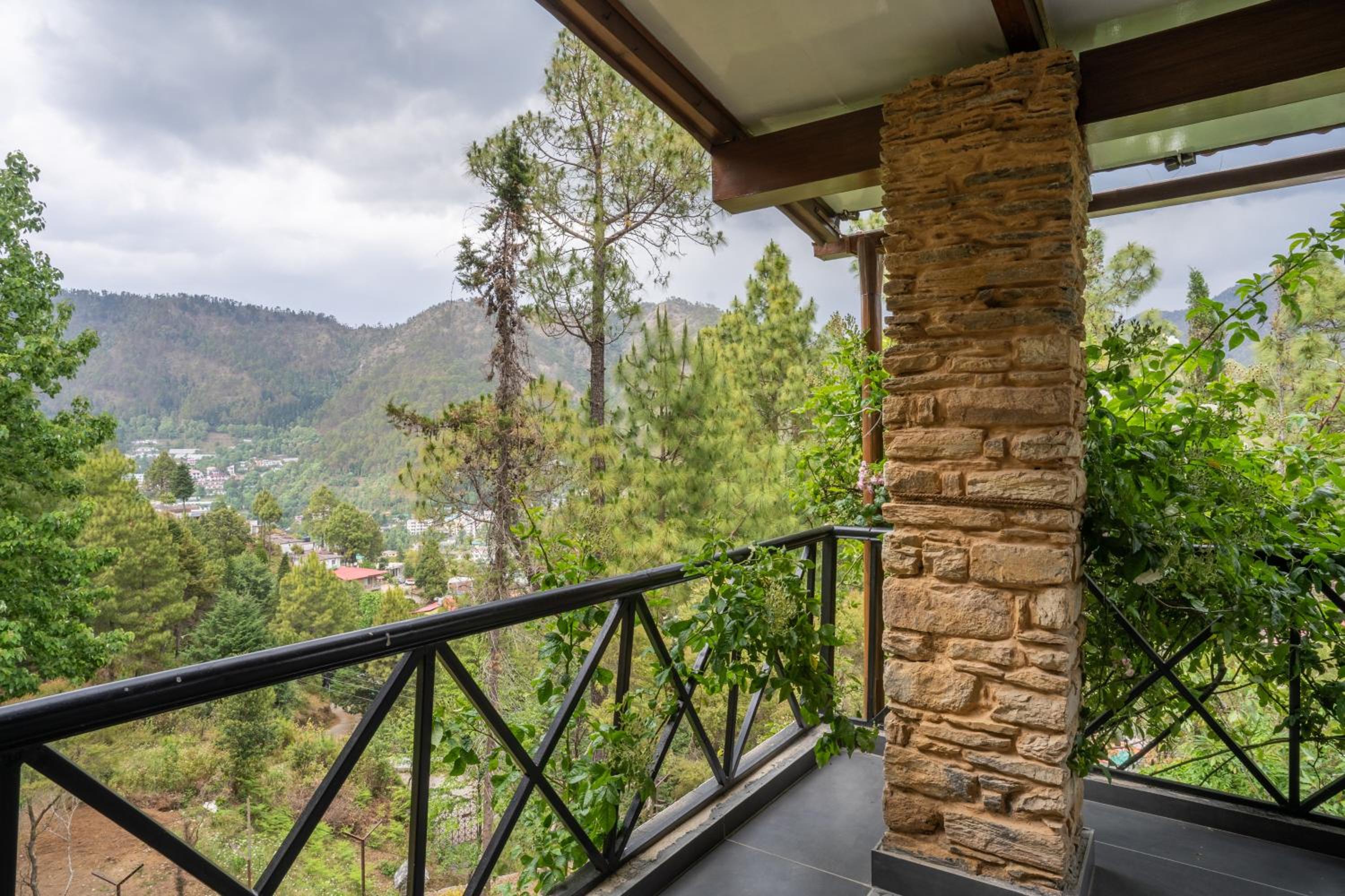 Buransh Terraces Luxury 3&4BHK Villas with Mountain View & Caretaker & Kitchen