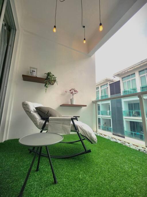 KL Dorsett Damas Urban Garden Suite-F-Parking, Self C-In