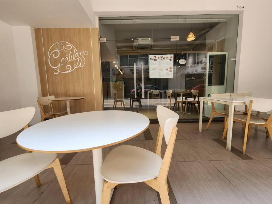 KL Dorsett Damas Urban Garden Suite-F-Parking, Self C-In