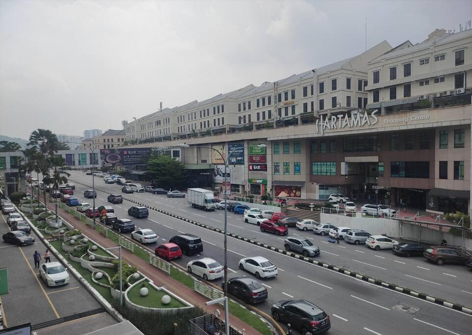 KL Dorsett Damas Urban Garden Suite-F-Parking, Self C-In