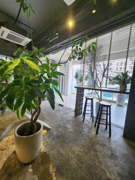 KL Dorsett Damas Urban Garden Suite-F-Parking, Self C-In