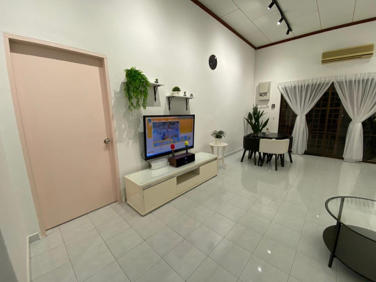 Afamosa Chill With US / Private pool / Pool Table, photo 18