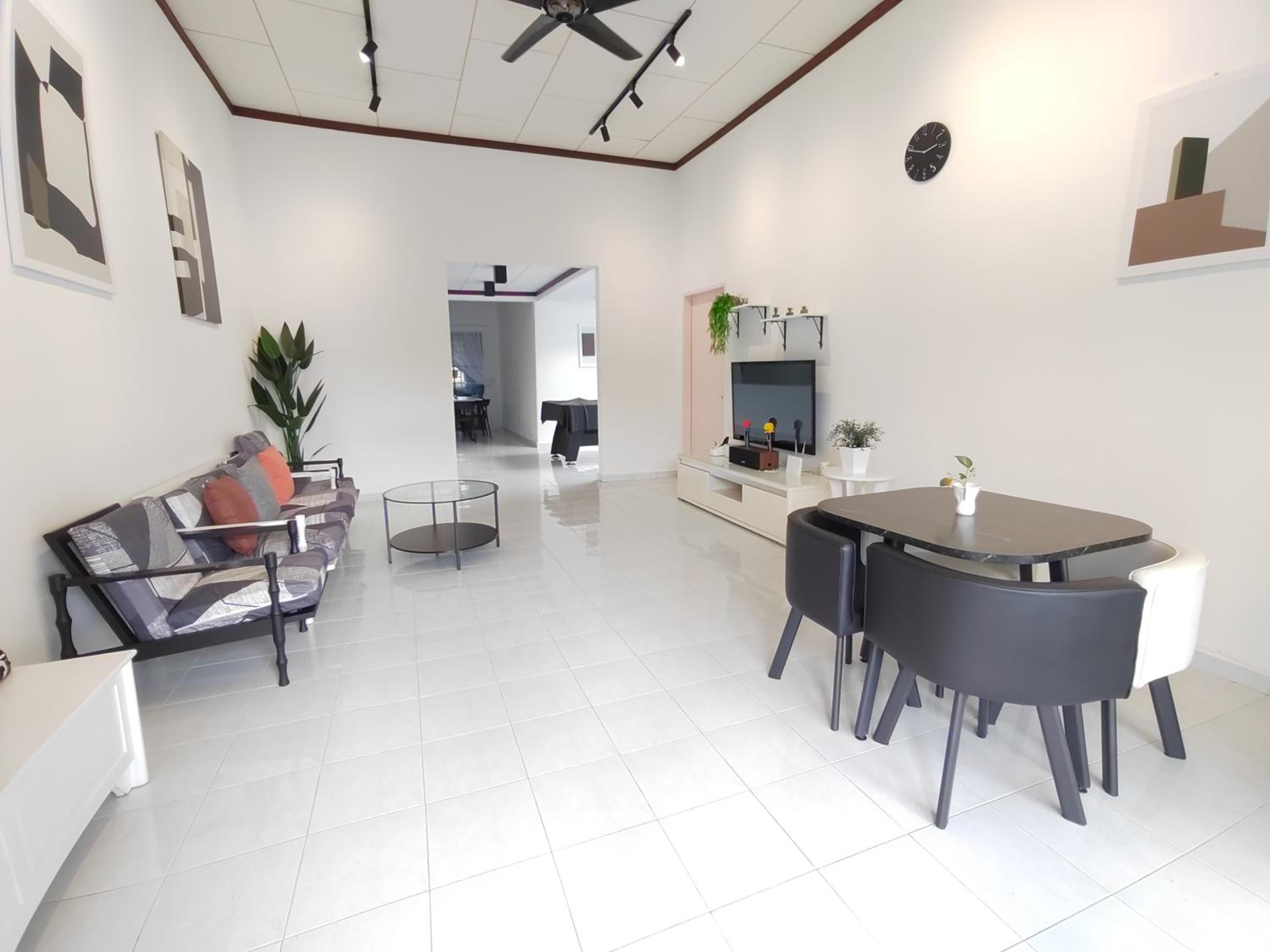 Afamosa Chill With US / Private pool / Pool Table photo 2