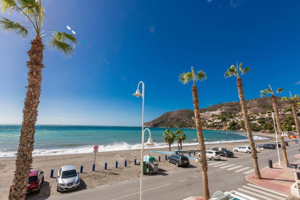 Szimple Magnific Seaviews