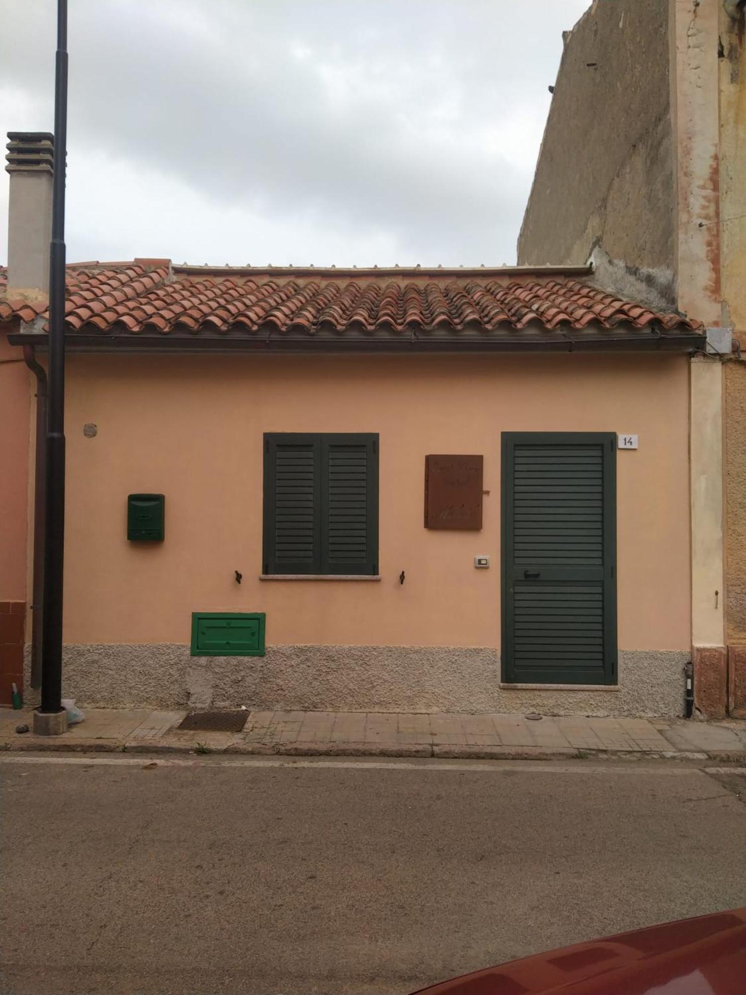 Guest House Central Molotè view 2