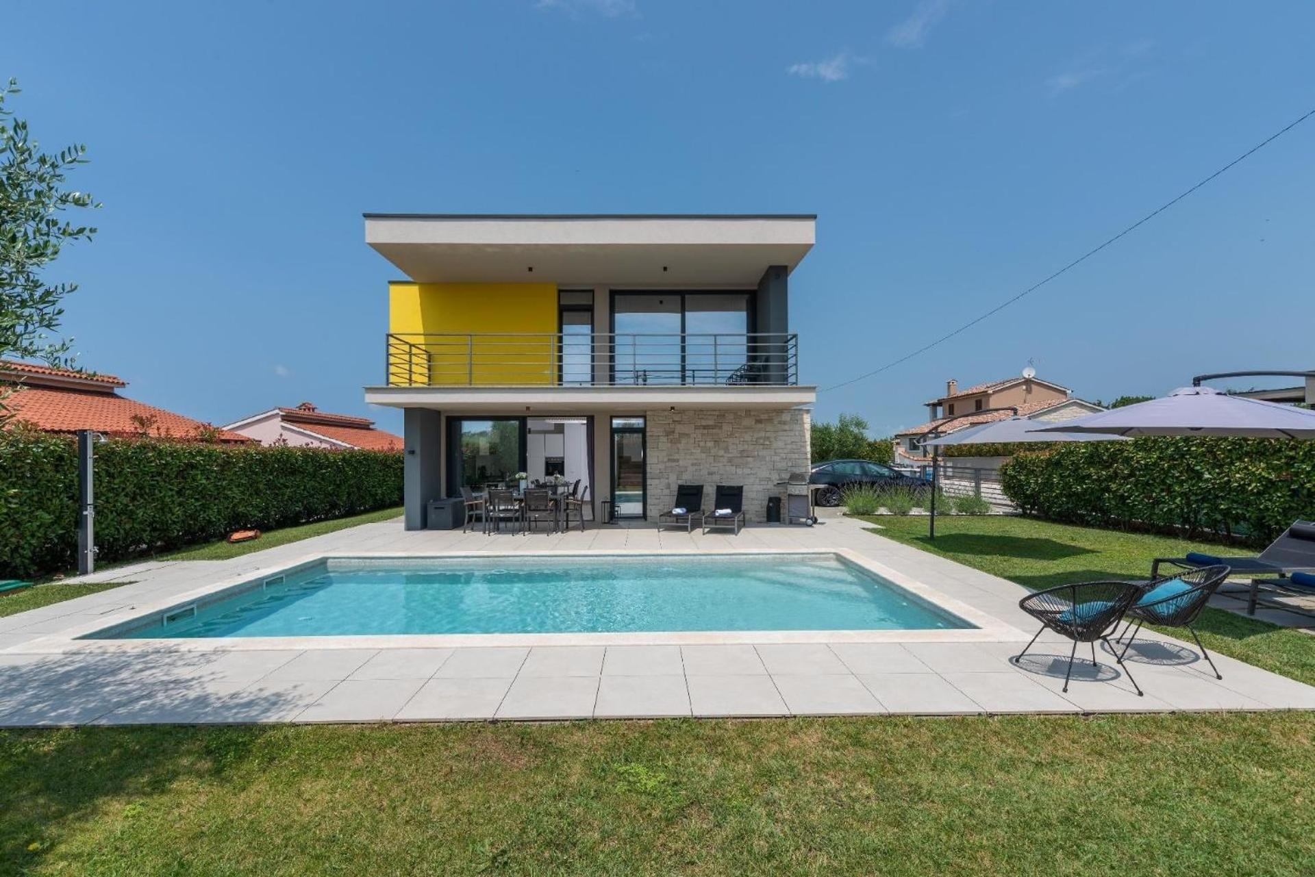Ferienhaus In Dračevac Mit Großem Pool view 3