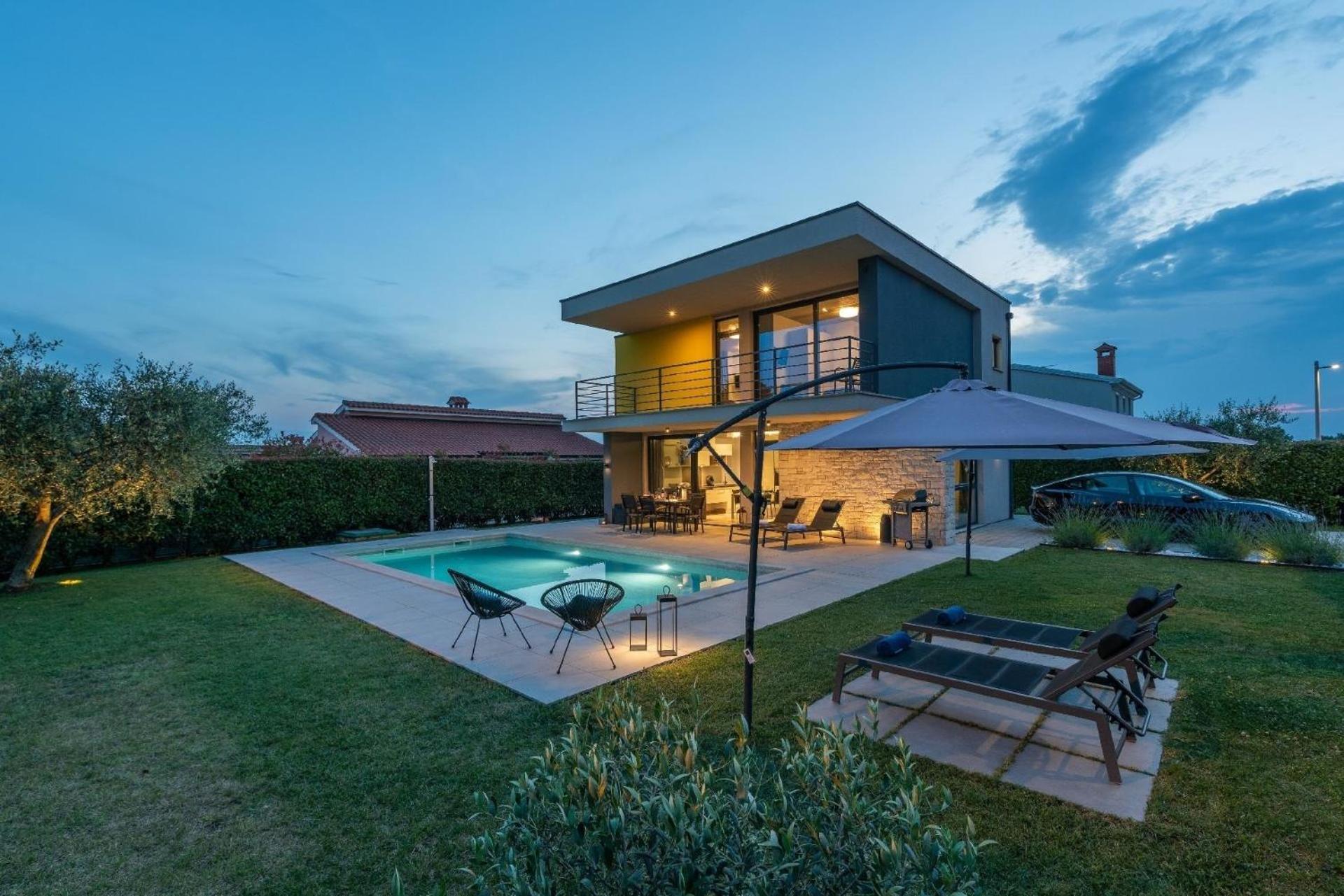 Ferienhaus In Dračevac Mit Großem Pool view 4