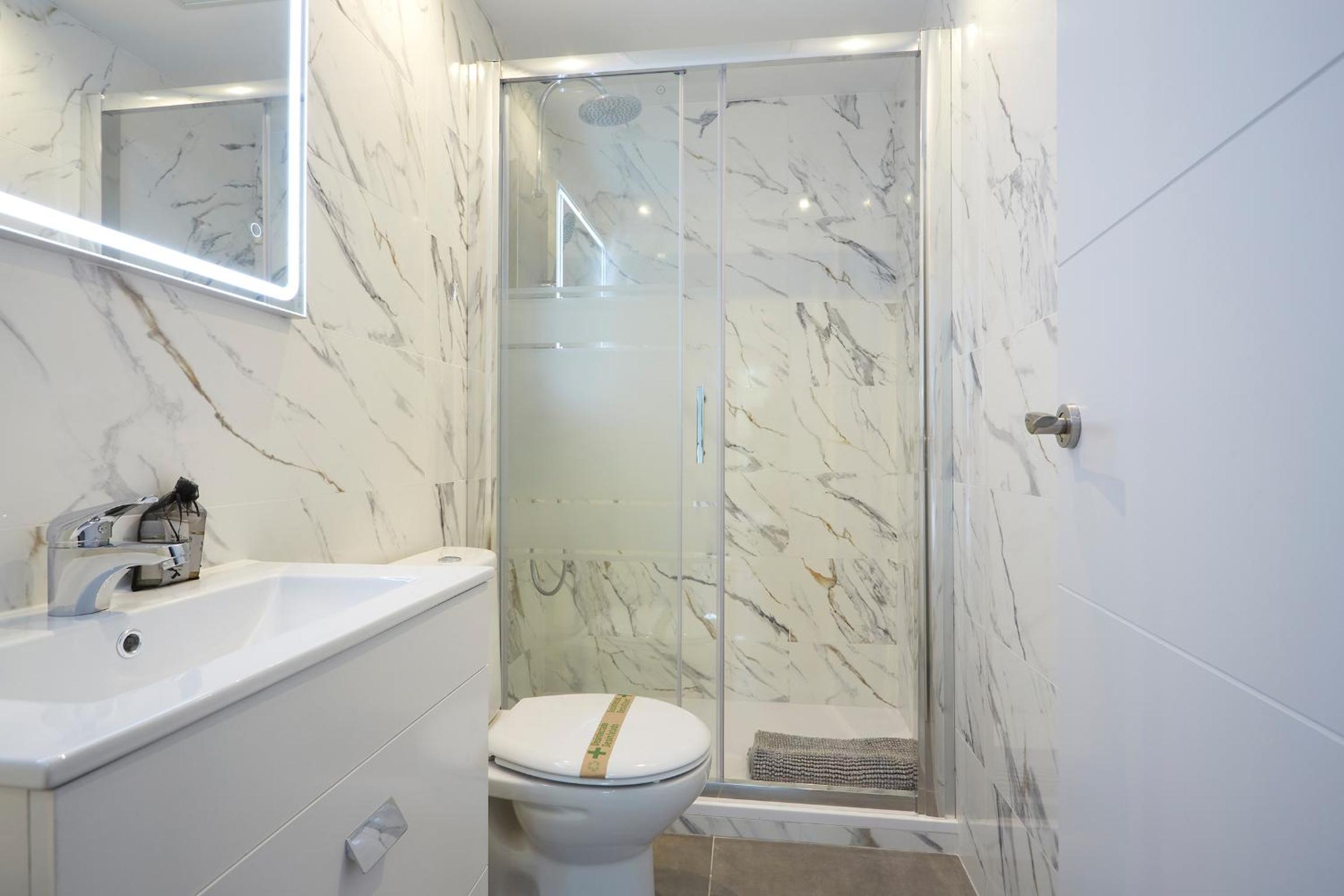 Three bedroom Two bathroom apartment Close to Beach