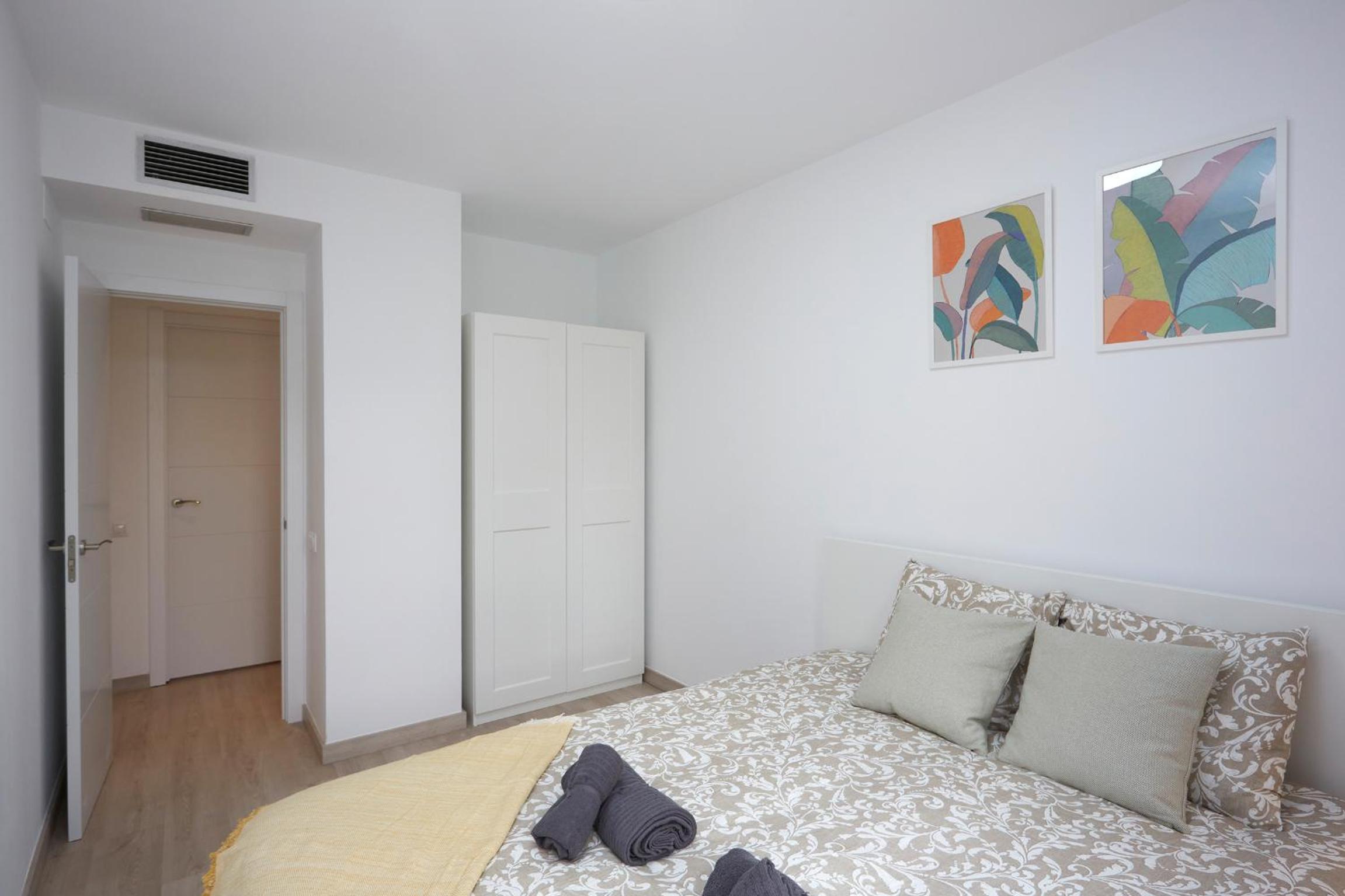 Three bedroom Two bathroom apartment Close to Beach