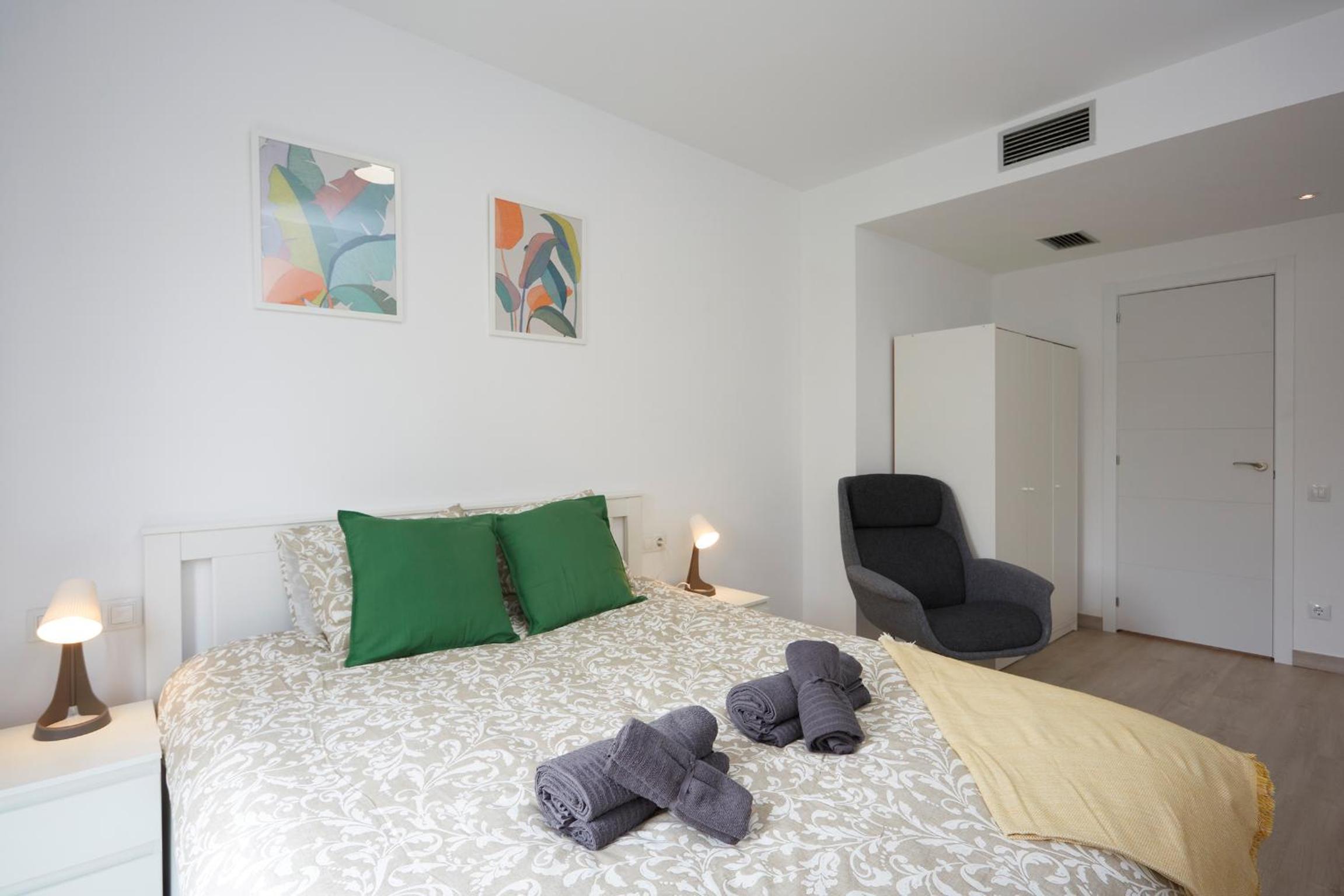 Three bedroom Two bathroom apartment Close to Beach