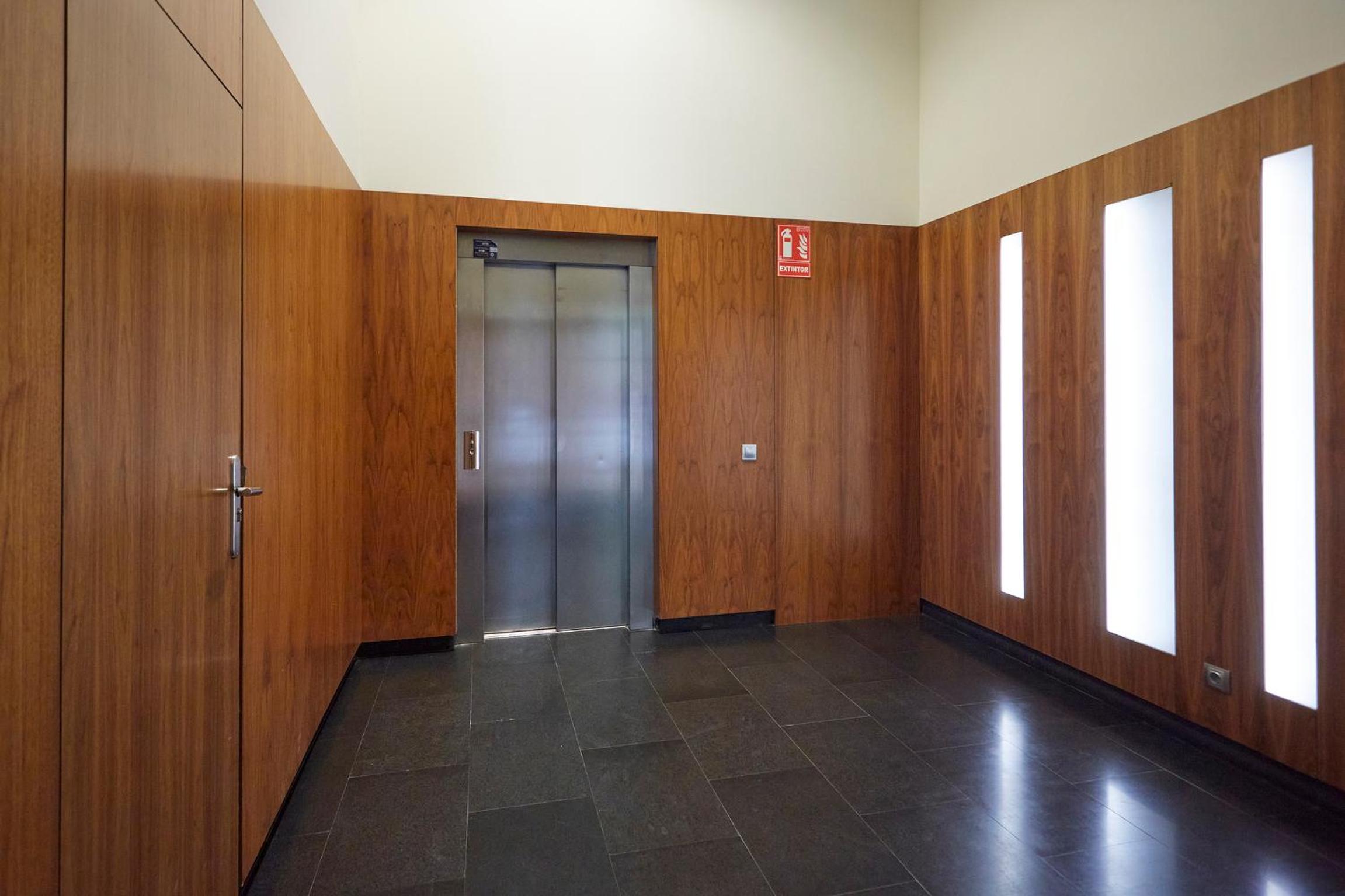 Three bedroom Two bathroom apartment Close to Beach