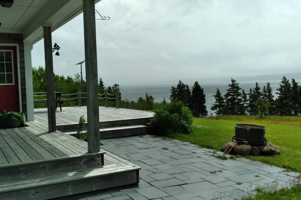 Beautiful oceanfront cottage