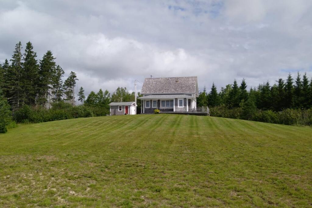 Beautiful oceanfront cottage