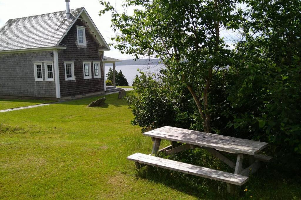 Beautiful oceanfront cottage