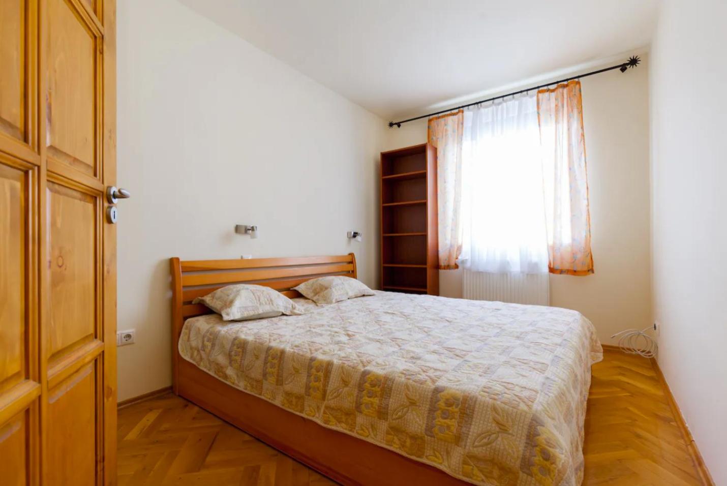 Bíbor Apartment
