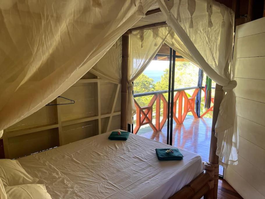 Casa’ Mapola : typical beach jungle house