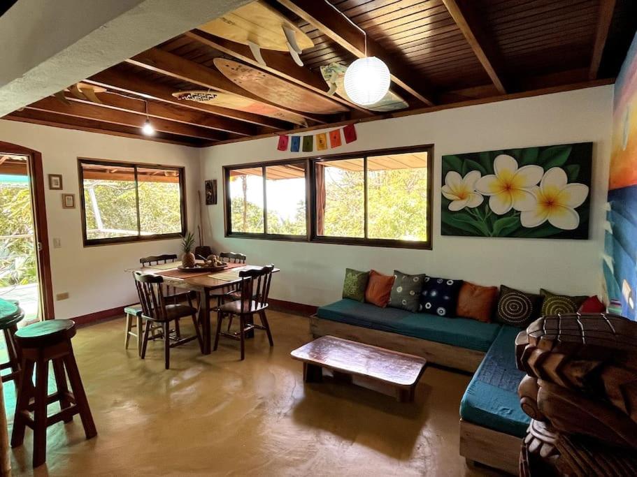 Casa’ Mapola : typical beach jungle house